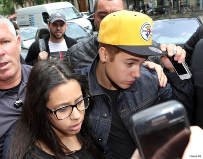 31.05 | Justin Bieber chegando em Paris