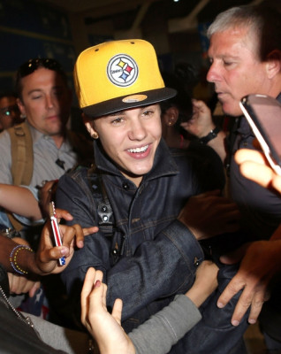 31.05 | Justin Bieber chegando em Paris
