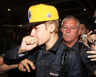 31.05 | Justin Bieber chegando em Paris