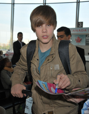 04.05 | Justin Bieber chegando no aeroporto em Washington