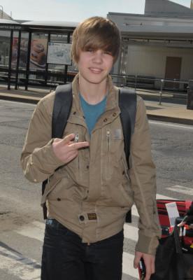 04.05 | Justin Bieber chegando no aeroporto em Washington