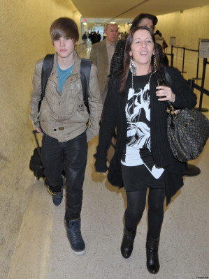 04.05 | Justin Bieber chegando no aeroporto em Washington