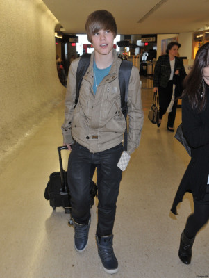 04.05 | Justin Bieber chegando no aeroporto em Washington