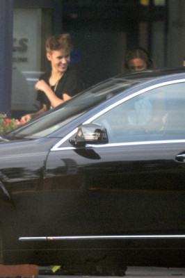 06.02 | Justin Bieber após show privado em Milão