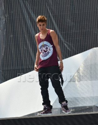 16.06 | Justin Bieber ensaiando para o MuchMusic Video Awards 2012