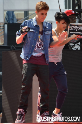 16.06 | Justin Bieber ensaiando para o MuchMusic Video Awards 2012