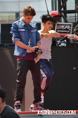 16.06 | Justin Bieber ensaiando para o MuchMusic Video Awards 2012