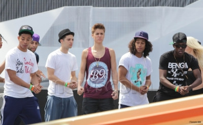 16.06 | Justin Bieber ensaiando para o MuchMusic Video Awards 2012