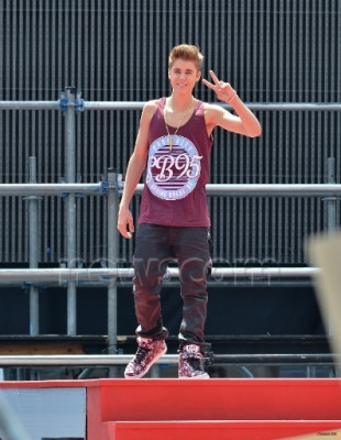 16.06 | Justin Bieber ensaiando para o MuchMusic Video Awards 2012