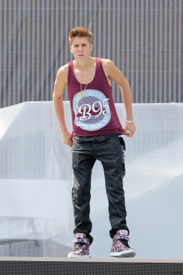 16.06 | Justin Bieber ensaiando para o MuchMusic Video Awards 2012
