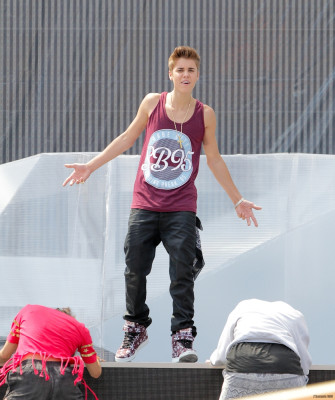 16.06 | Justin Bieber ensaiando para o MuchMusic Video Awards 2012