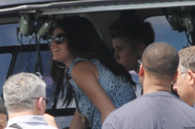 16.06 | Justin Bieber e Selena Gomez deixando o ensaiando para o MuchMusic Video Awards 2012
