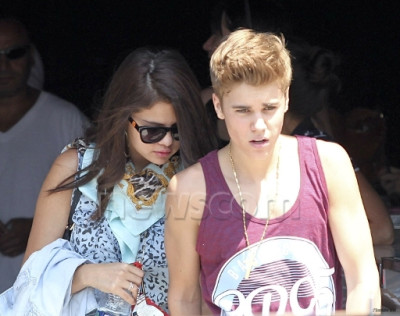 16.06 | Justin Bieber e Selena Gomez deixando o ensaiando para o MuchMusic Video Awards 2012