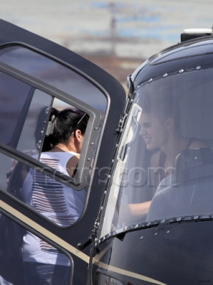 16.06 | Justin Bieber e Selena Gomez deixando o ensaiando para o MuchMusic Video Awards 2012