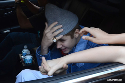 15.06 | Justin Bieber deixando seu hotel em Toronto