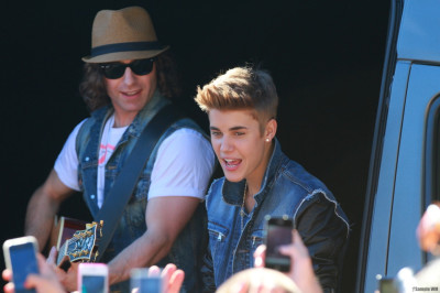 27.06 | Justin Bieber deixando os estúdios do The Tonight Show