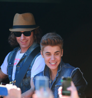 27.06 | Justin Bieber deixando os estúdios do The Tonight Show