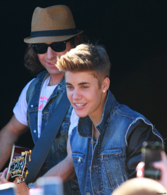 27.06 | Justin Bieber deixando os estúdios do The Tonight Show
