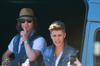 27.06 | Justin Bieber deixando os estúdios do The Tonight Show