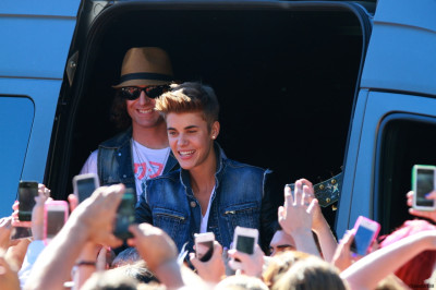27.06 | Justin Bieber deixando os estúdios do The Tonight Show