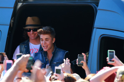27.06 | Justin Bieber deixando os estúdios do The Tonight Show