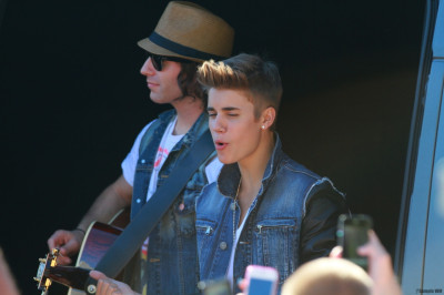 27.06 | Justin Bieber deixando os estúdios do The Tonight Show