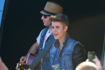 27.06 | Justin Bieber deixando os estúdios do The Tonight Show