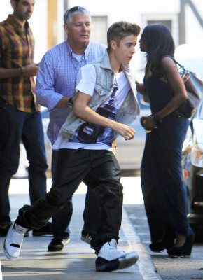 29.06 | Justin Bieber deixando restaurante em LA
