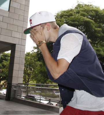 07.03 | Justin Bieber chegando em uma reunião em Los Angeles