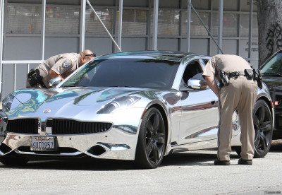 07.06 | Justin Bieber sendo multado por excesso de velocidade em Los Angeles