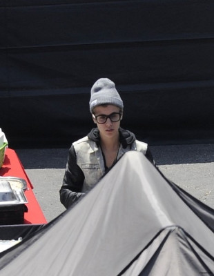 07.06 | Justin Bieber nos bastidores do clipe de As Long As You Love Me
