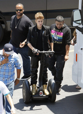 07.06 | Justin Bieber nos bastidores do clipe de As Long As You Love Me
