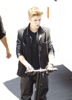 07.06 | Justin Bieber nos bastidores do clipe de As Long As You Love Me