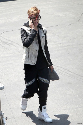 07.06 | Justin Bieber nos bastidores do clipe de As Long As You Love Me