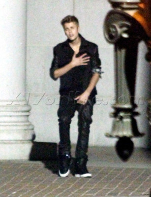 07.06 | Justin Bieber nos bastidores do clipe de As Long As You Love Me