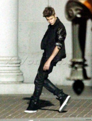 07.06 | Justin Bieber nos bastidores do clipe de As Long As You Love Me