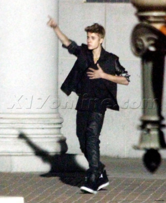07.06 | Justin Bieber nos bastidores do clipe de As Long As You Love Me