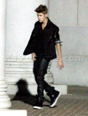 07.06 | Justin Bieber nos bastidores do clipe de As Long As You Love Me
