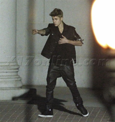 07.06 | Justin Bieber nos bastidores do clipe de As Long As You Love Me
