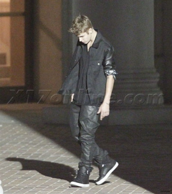 07.06 | Justin Bieber nos bastidores do clipe de As Long As You Love Me