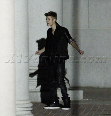 07.06 | Justin Bieber nos bastidores do clipe de As Long As You Love Me