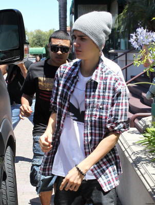 07.07 | Justin Bieber deixando restaurante em Los Angeles