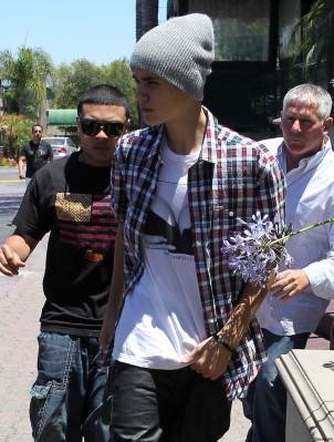 07.07 | Justin Bieber deixando restaurante em Los Angeles