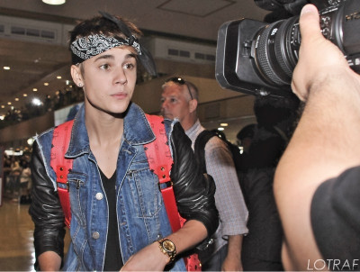 07.08 | Justin Bieber chegando no Japão