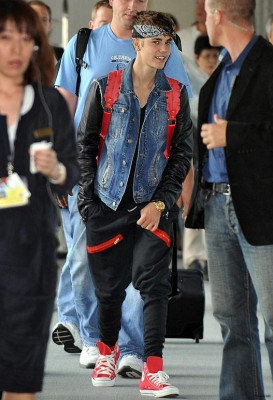 07.08 | Justin Bieber chegando no Japão