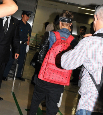 07.08 | Justin Bieber chegando no Japão