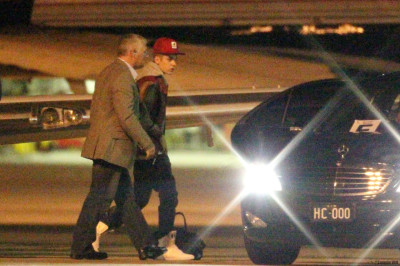 16.07 | Justin Bieber chegando em Sydney, Austrália