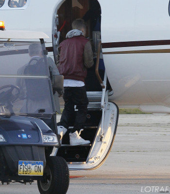 16.07 | Justin Bieber embarcando de Melbourne