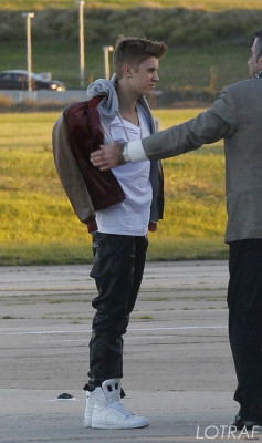 16.07 | Justin Bieber embarcando de Melbourne