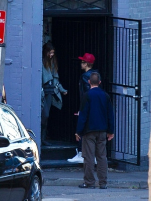 17.07 | Justin Bieber e Selena Gomez fazendo compras na Austrália
